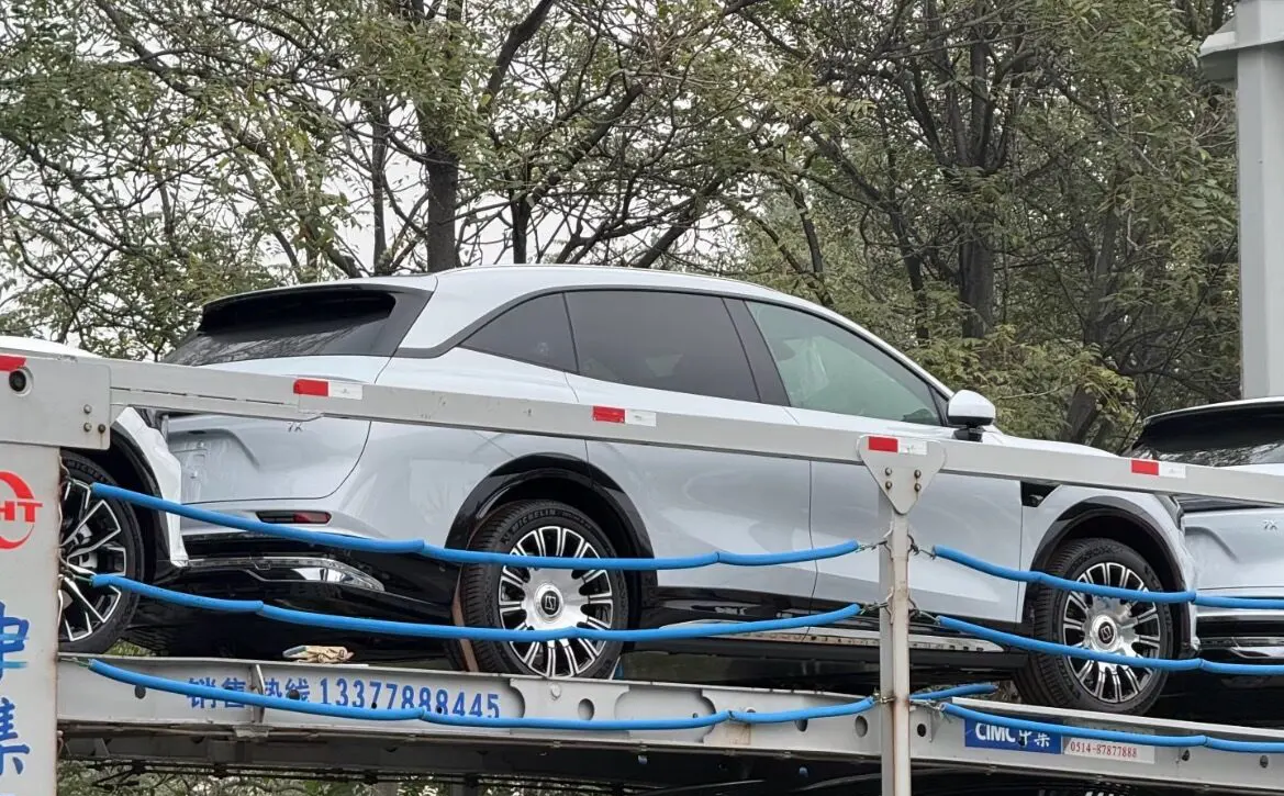 Zeekr 7X facelift sắp ra mắt với công nghệ sạc nhanh tới 1.320 kW 2 Cập nhật ngoại thất hông xe Zeekr Facelift 2026